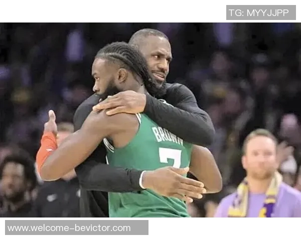 湖绿大战首发阵容揭晓詹姆斯缺席里夫斯八村塁携手对抗杰伦布朗与怀特